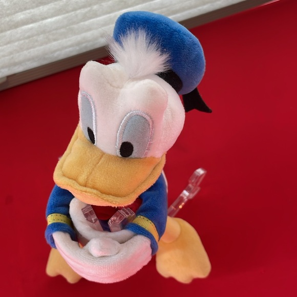EXCLUSIVE DISNEY PARK DONALD DUCK SLAP BRACELET PLUSH (8”) - Picture 3 of 8